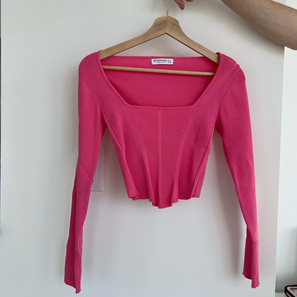 NEW!🌸 pink top Stradivarius 
Size: M